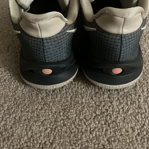 Nike Kylie 4 low